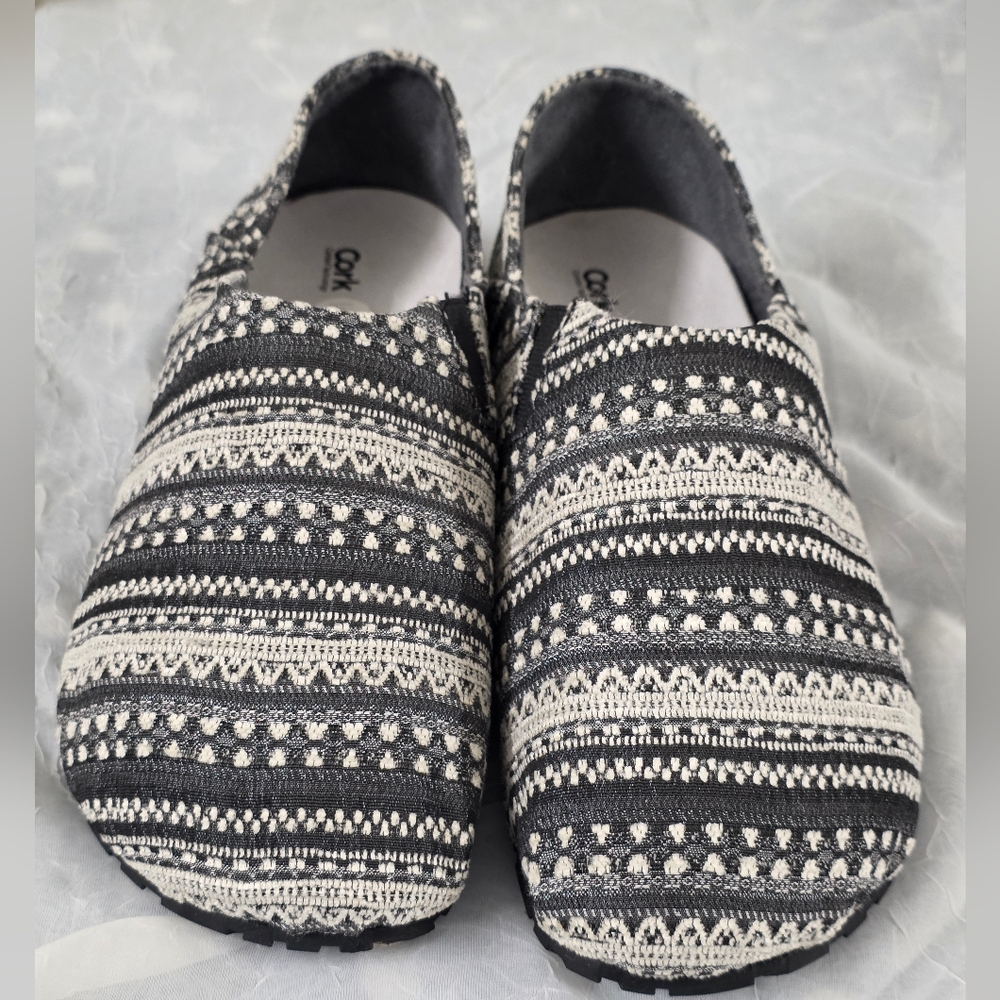 OTZ Cork Lite Shoes Comfort Technology Slip ons Men 9 Women 12 (42)